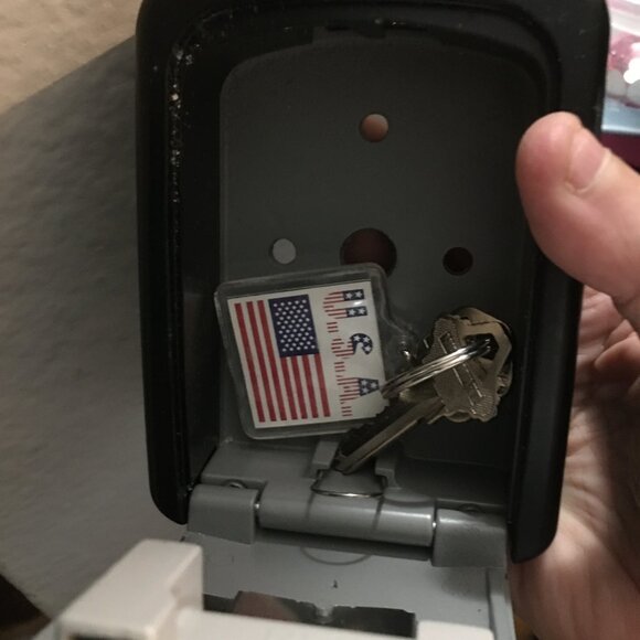 Metal Hide A Key Lock Box - Strong And Awesome Drawer 4 - Picture 3 of 6